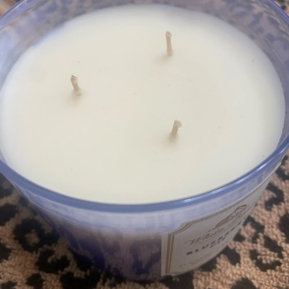 White Barn Blueberry Pie Candle - Blue and Silver - Picture 2 of 3